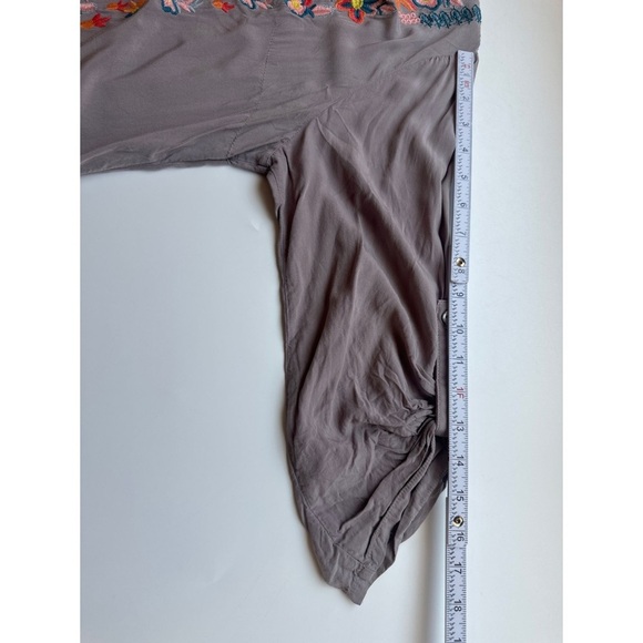 Solitaire Floral Embroidered 3/4 Sleeves Tunic Top - Picture 9 of 10